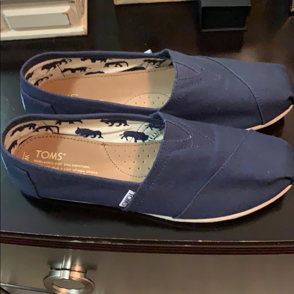 Women’s Toms